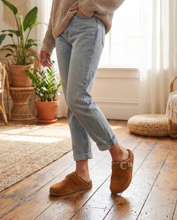 PADDED LEATHER SLIP-ON HARPER SILVERSTONE MOU