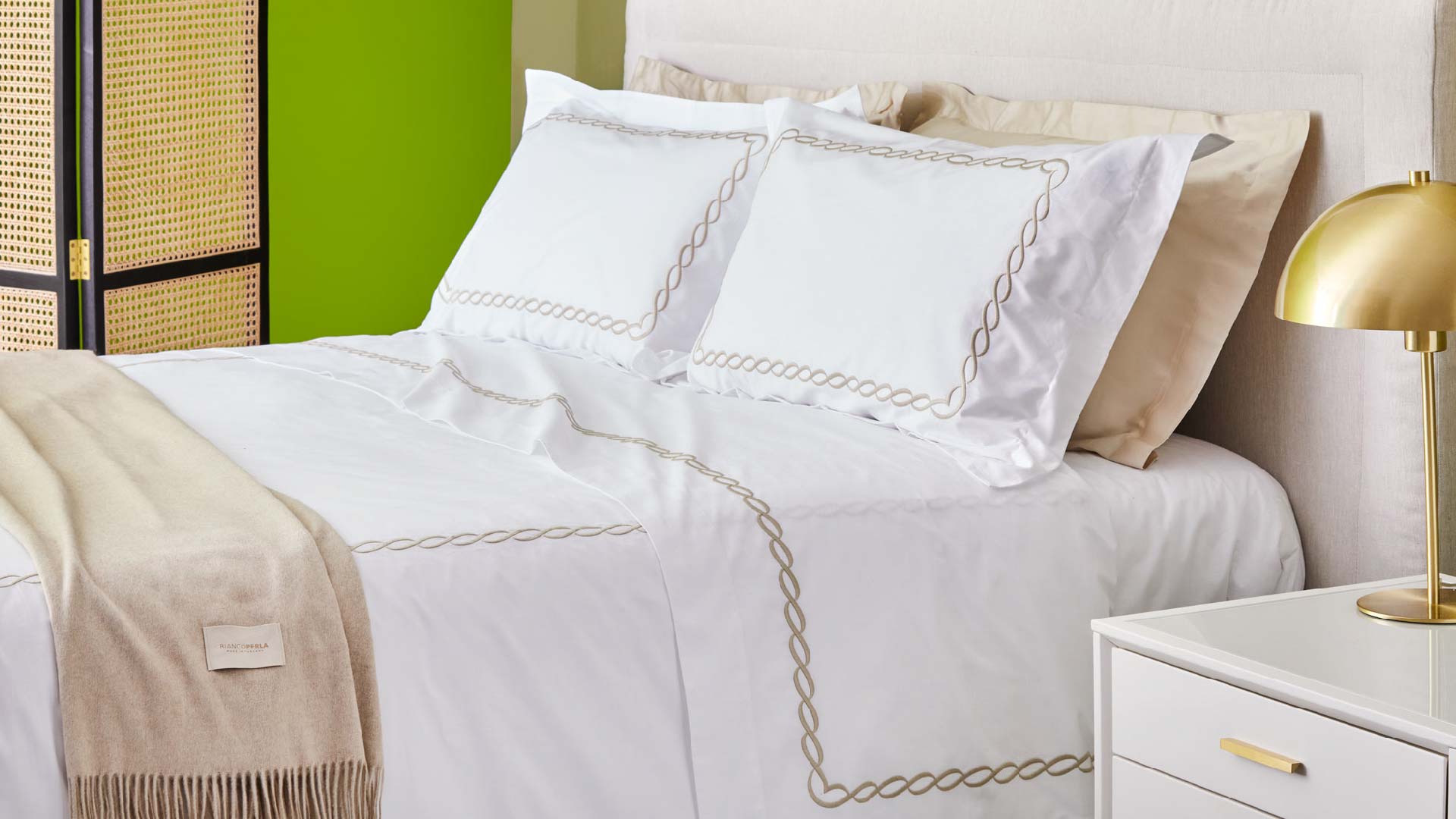 Elegant Comfort Lussuoso set di lenzuola 1500 in microfibra di qualità alberghiera, tre linee, ricamate, morbide, 4 pezzi, resistente alle pieghe e allo sbiadimento, king size, bordeaux